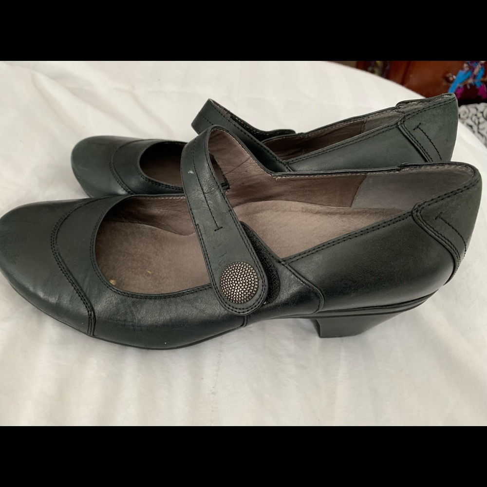 Abeo Black Shoes